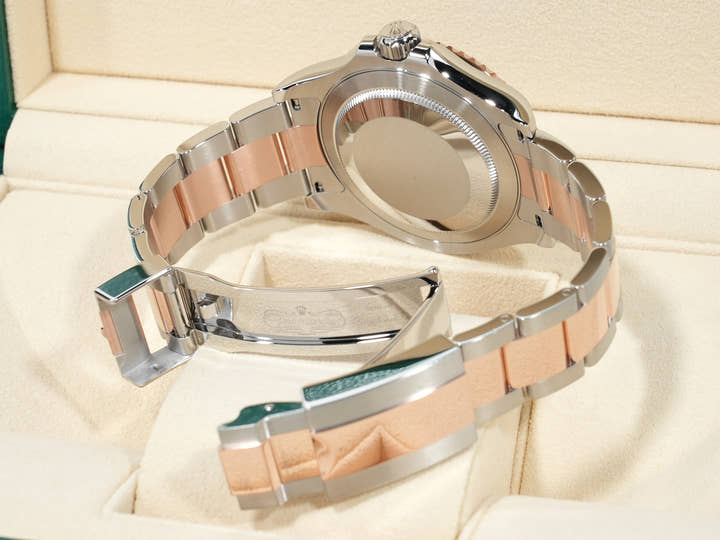 Rolex Yacht-Master 40 Ref. 126621 Stainless Steel/Everose Gold Black Dial Like New Pre-Owned fyggzoub