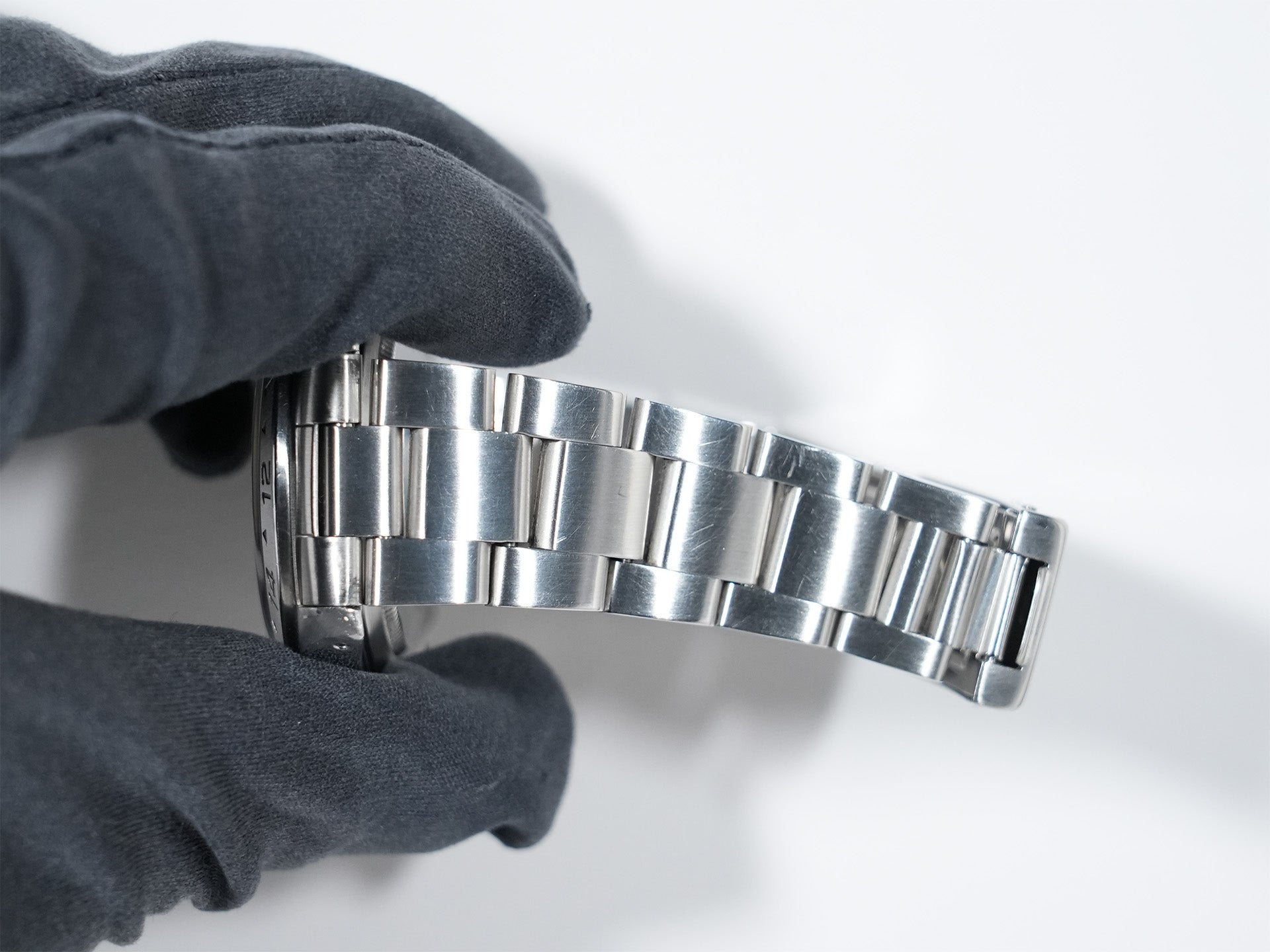 Pre-owned Rolex Explorer II Ref. 16570 Stainless Steel Black Dial Oyster Bracelet (y54f96tv)