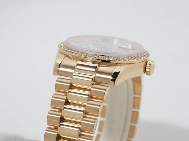 Rolex Day-Date Ref. 118348 Yellow Gold Pavé Diamond and 10 Ruby Dial, Excellent Condition, 3r5upnkr