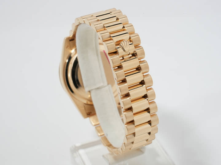 Rolex Day-Date Ref. 118348 Yellow Gold Pavé Diamond and 10 Ruby Dial, Excellent Condition, 3r5upnkr