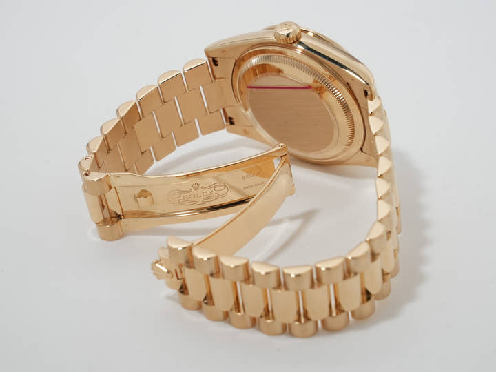 Rolex Day-Date Ref. 118348 Yellow Gold Pavé Diamond and 10 Ruby Dial, Excellent Condition, 3r5upnkr