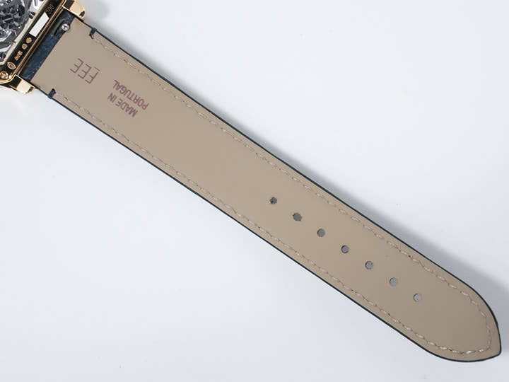 Cartier Tortue Monopusher Chronograph Ref. WHTO0007 Yellow Gold with Silver Dial, Excellent Condition, awg75x49