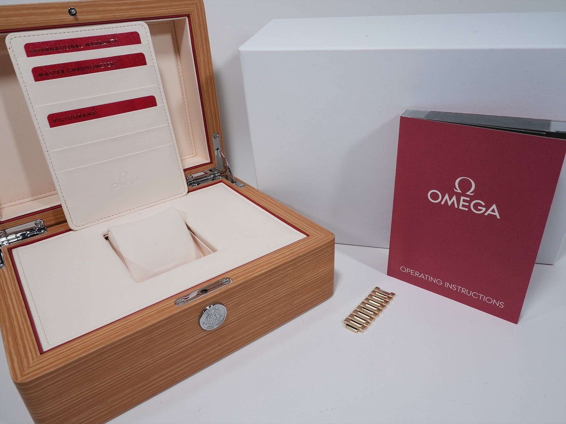 オメガ シーマスター アクアテラ 150M Ref.220.50.38.20.03.001 ムーンシャインゴールド ブルー文字盤 未使用 c82vwqsi