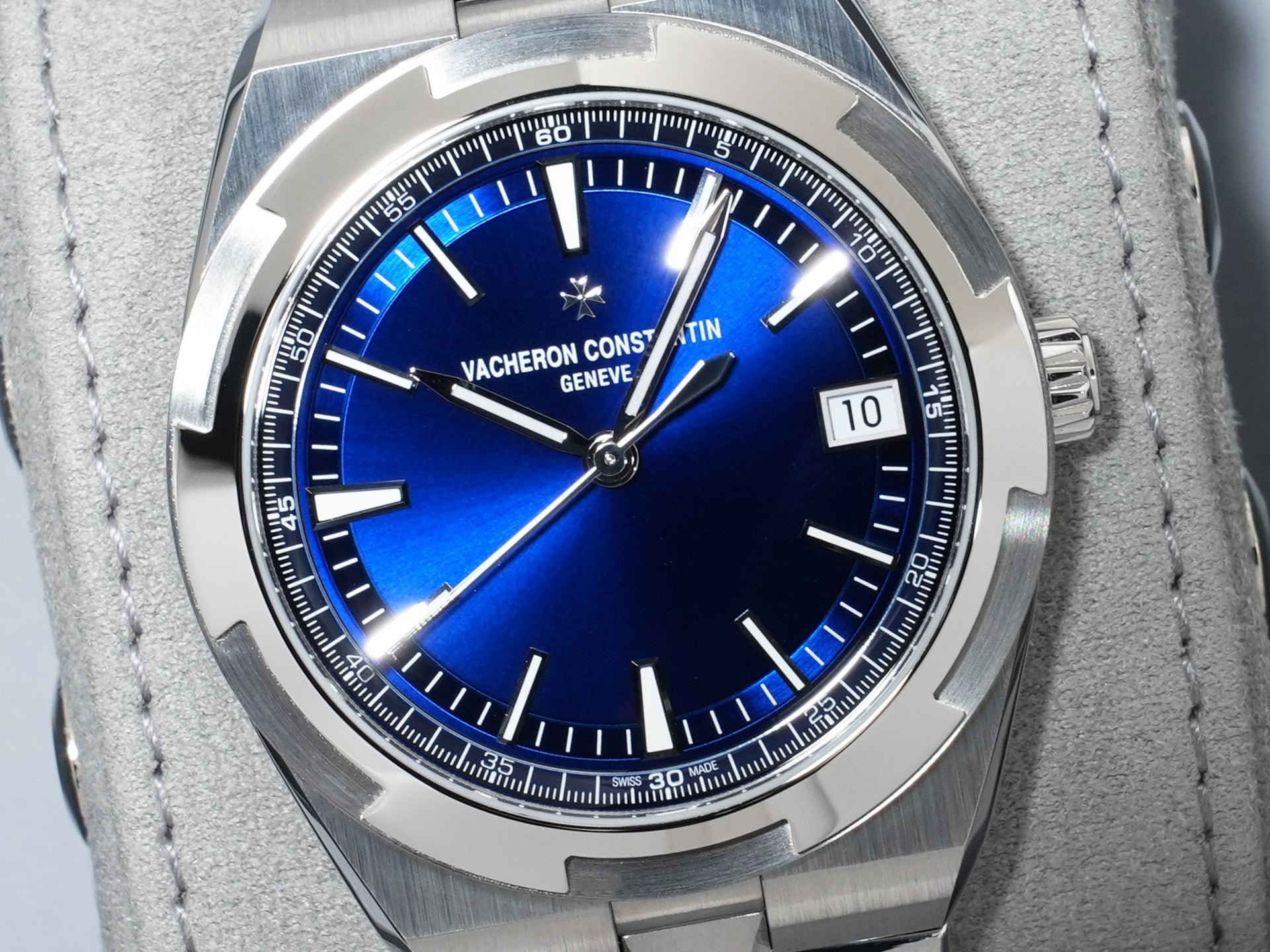 ヴァシュロンコンスタンタン オーヴァーシーズ オートマティック Ref.4520V/210A-B128 ステンレススチール ブルー文字盤 未使用 g5rkh7et