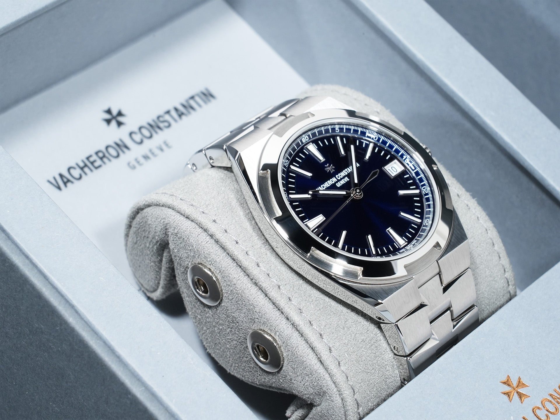 ヴァシュロンコンスタンタン オーヴァーシーズ オートマティック Ref.4520V/210A-B128 ステンレススチール ブルー文字盤 未使用 g5rkh7et