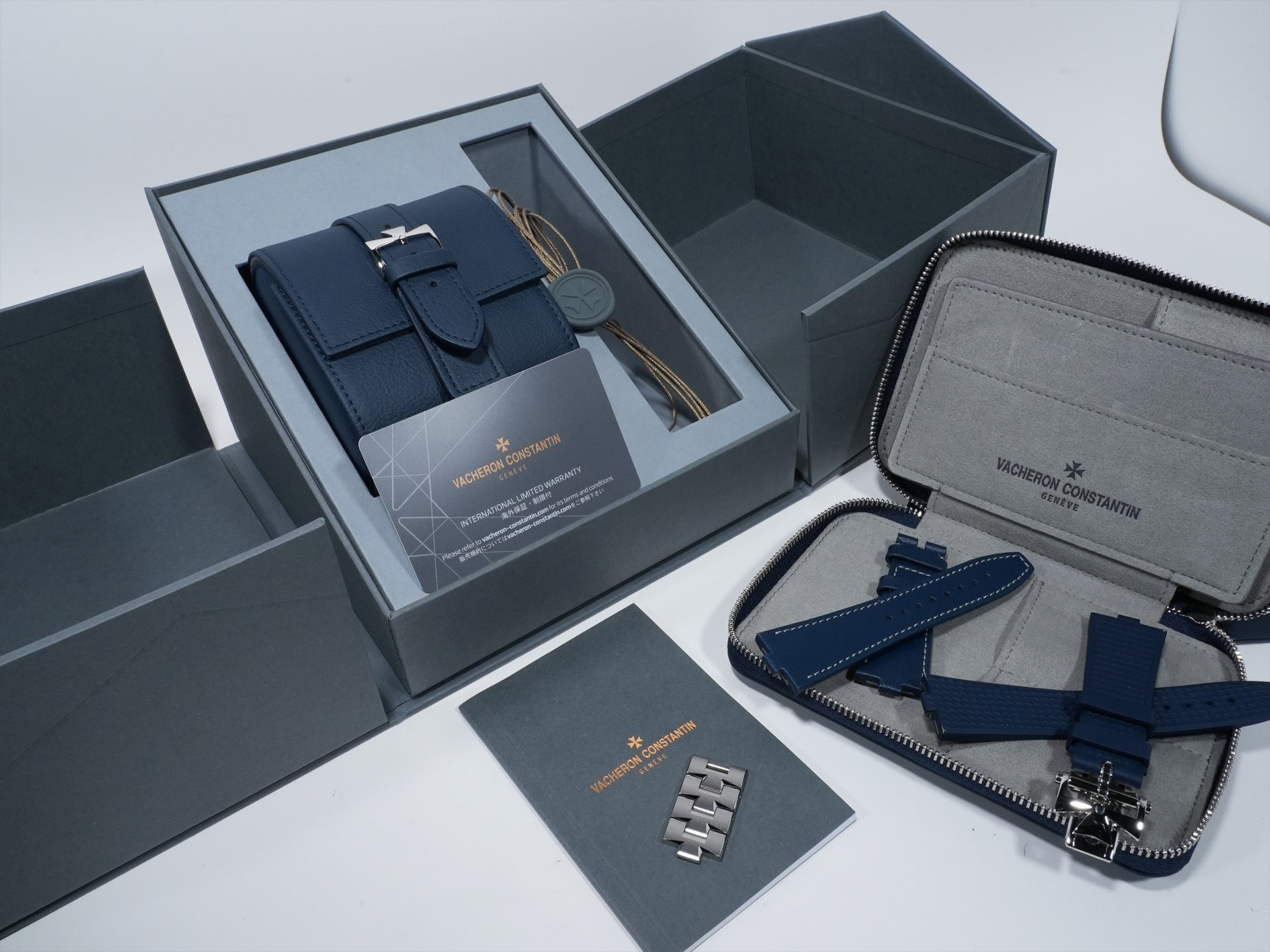 ヴァシュロンコンスタンタン オーヴァーシーズ オートマティック Ref.4520V/210A-B128 ステンレススチール ブルー文字盤 未使用 g5rkh7et