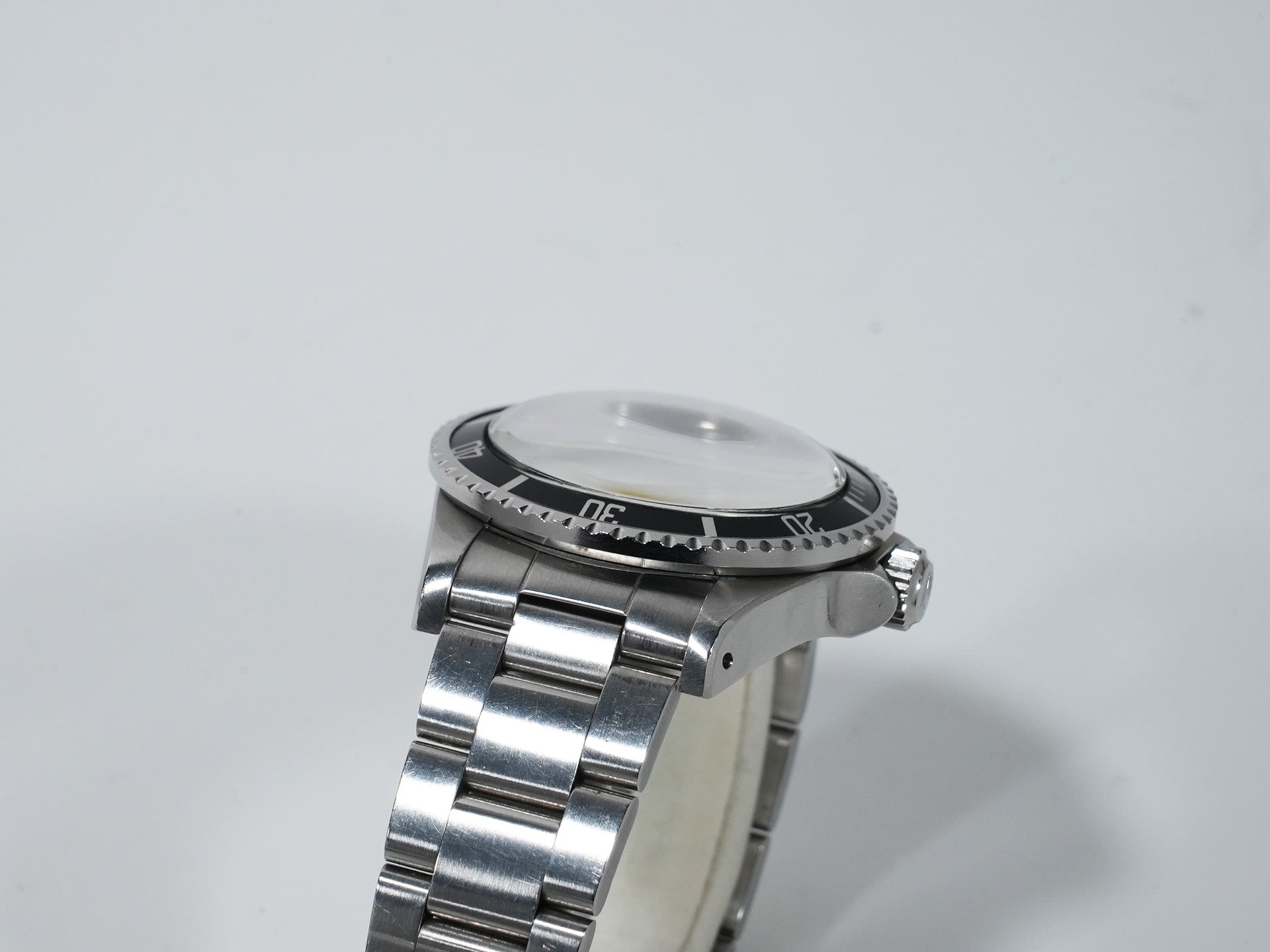 Rolex Sea-Dweller Ref. 1665 Stainless Steel Black Dial Pre-owned 2xwxdosm