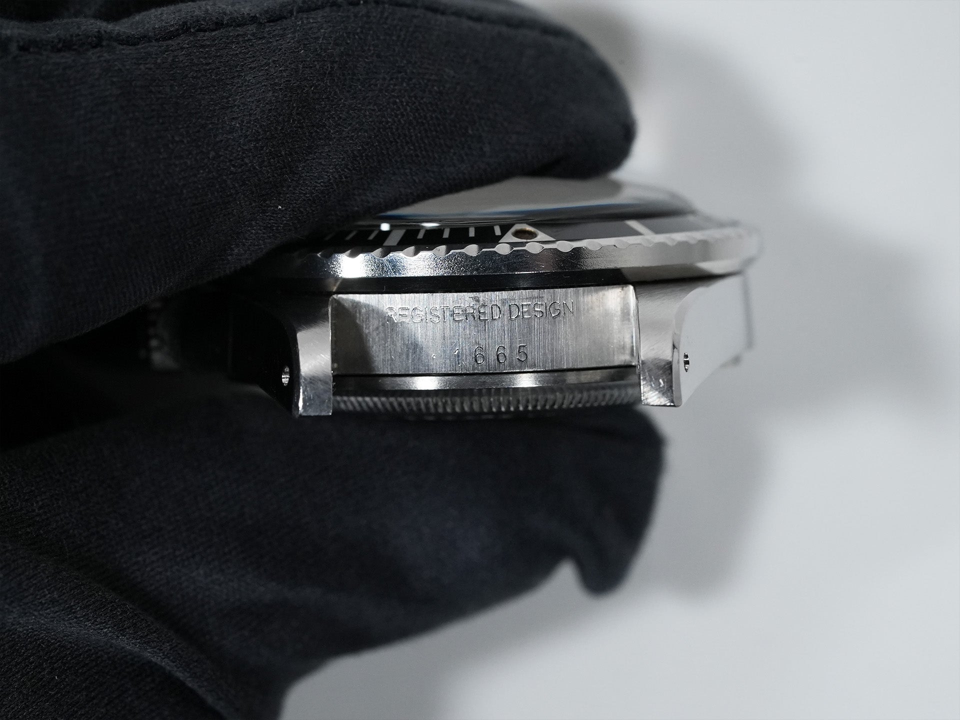 Rolex Sea-Dweller Ref. 1665 Stainless Steel Black Dial Pre-owned 2xwxdosm