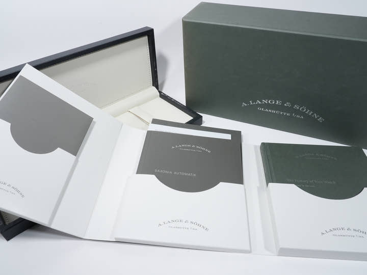 A.ランゲ＆ゾーネ サクソニア オートマティック Ref.380.044 ホワイトゴールド ブラウン文字盤 中古 kyfh8ur8