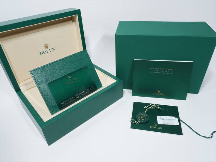 ロレックス サブマリーナー ノンデイト Ref.124060 ステンレススチール ブラック文字盤 未使用 i7bmjfdn