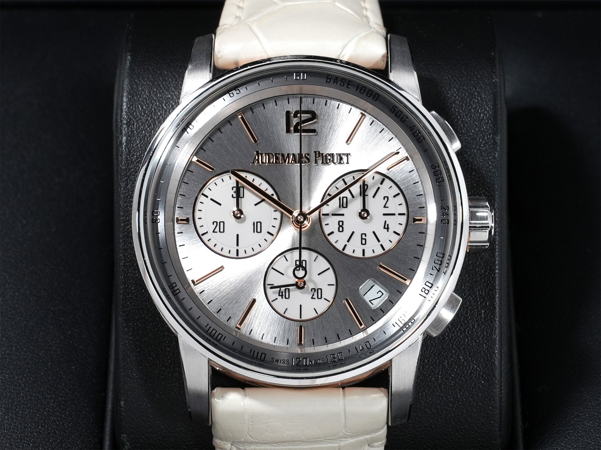 オーデマピゲ CODE 11.59 バイ オーデマ ピゲ クロノグラフ Ref.26393CR.OO.A009CR.01 ホワイトゴールド/ピンクゴールド シルバー文字盤 中古 m4amotzo