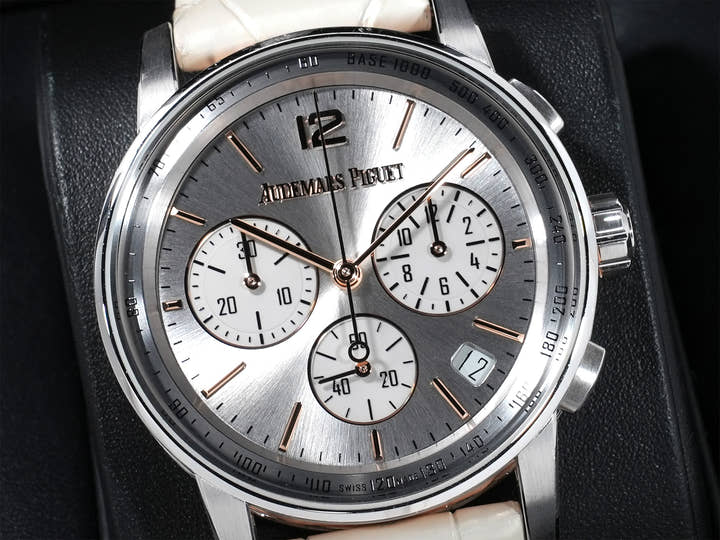 オーデマピゲ CODE 11.59 バイ オーデマ ピゲ クロノグラフ Ref.26393CR.OO.A009CR.01 ホワイトゴールド/ピンクゴールド シルバー文字盤 中古 m4amotzo