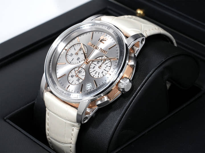 オーデマピゲ CODE 11.59 バイ オーデマ ピゲ クロノグラフ Ref.26393CR.OO.A009CR.01 ホワイトゴールド/ピンクゴールド シルバー文字盤 中古 m4amotzo