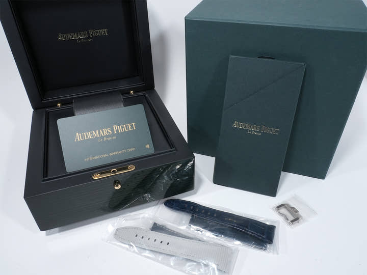 オーデマピゲ CODE 11.59 バイ オーデマ ピゲ クロノグラフ Ref.26393CR.OO.A009CR.01 ホワイトゴールド/ピンクゴールド シルバー文字盤 中古 m4amotzo