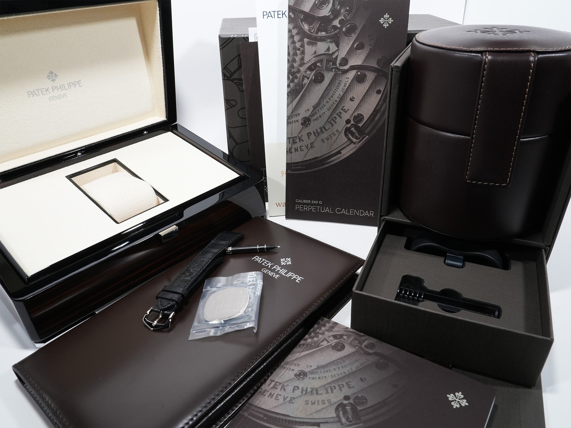 パテックフィリップ パーペチュアルカレンダー Ref.5940G-010 ホワイトゴールド ブラック文字盤 美品 32798o9y