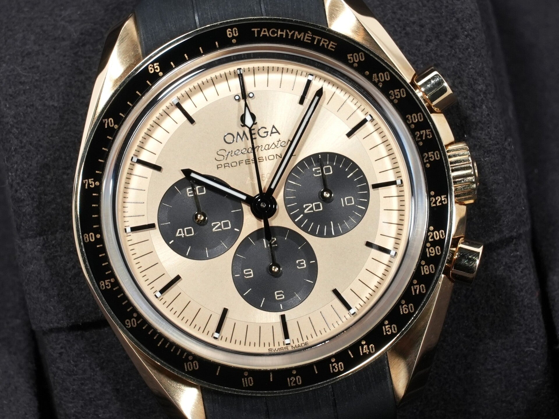 オメガ スピードマスター ムーンウォッチ プロフェッショナル コーアクシャル マスター クロノメーター クロノグラフ 42MM Ref.310.62.42.50.99.001 ムーンシャインゴールド イエロー文字盤 美中古 xht3xhr4