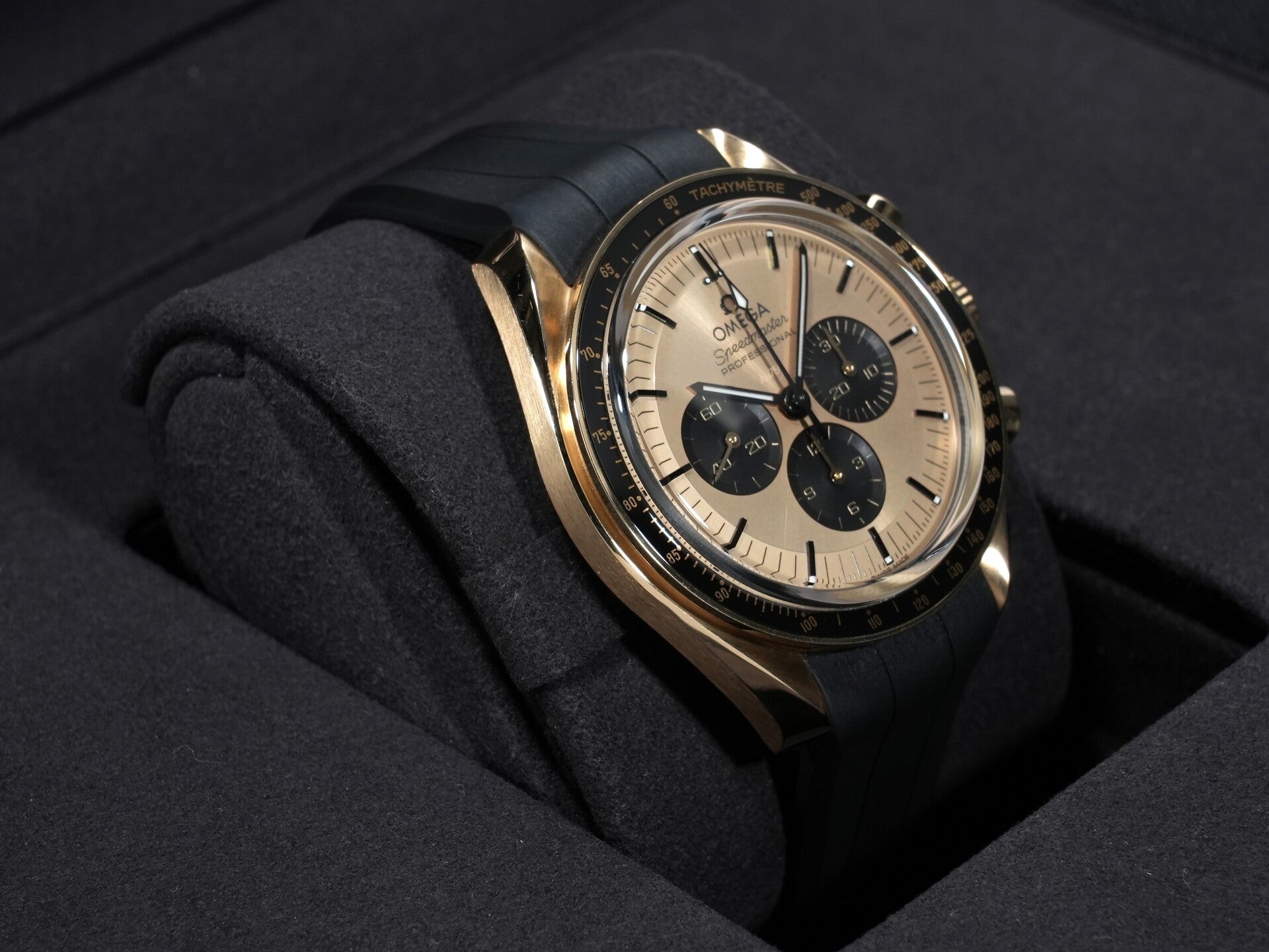 オメガ スピードマスター ムーンウォッチ プロフェッショナル コーアクシャル マスター クロノメーター クロノグラフ 42MM Ref.310.62.42.50.99.001 ムーンシャインゴールド イエロー文字盤 美中古 xht3xhr4