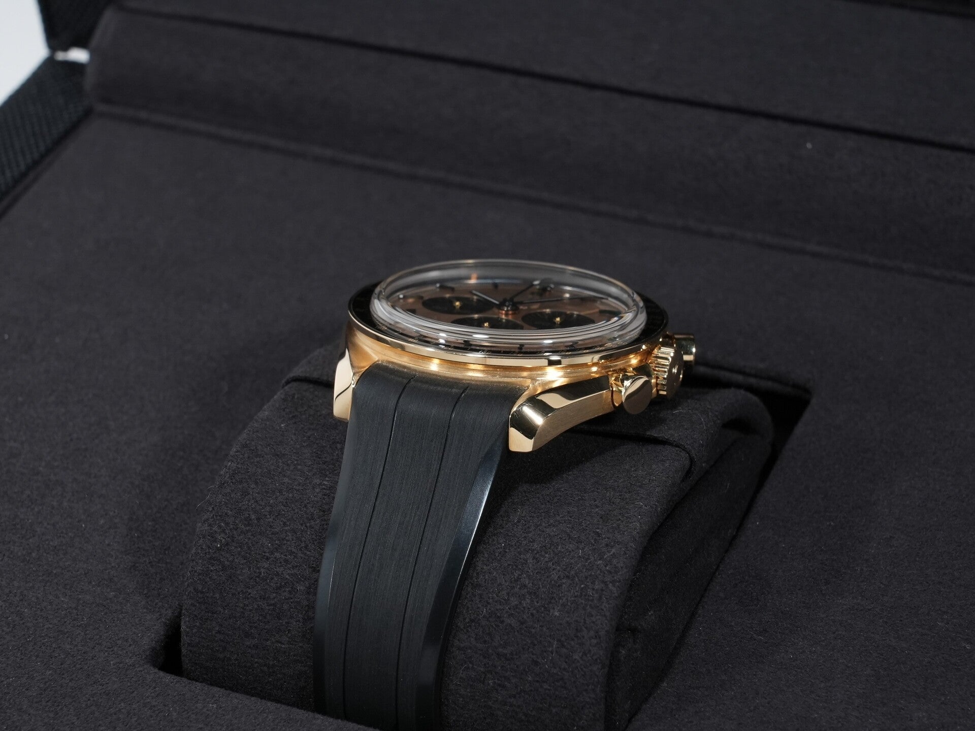 オメガ スピードマスター ムーンウォッチ プロフェッショナル コーアクシャル マスター クロノメーター クロノグラフ 42MM Ref.310.62.42.50.99.001 ムーンシャインゴールド イエロー文字盤 美中古 xht3xhr4