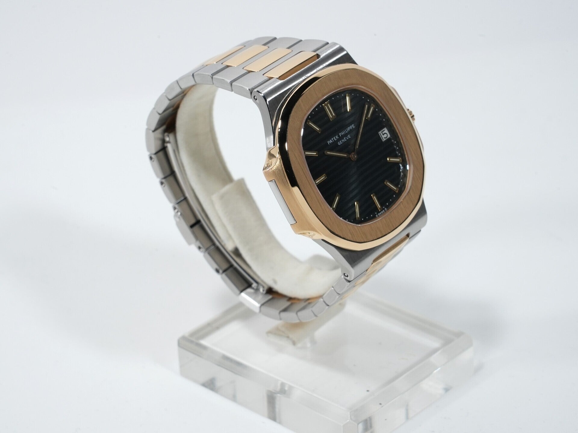 パテックフィリップ ノーチラス Ref.3700/11JA ステンレススチール/イエローゴールド ブルー文字盤 中古 4cbnc2cc