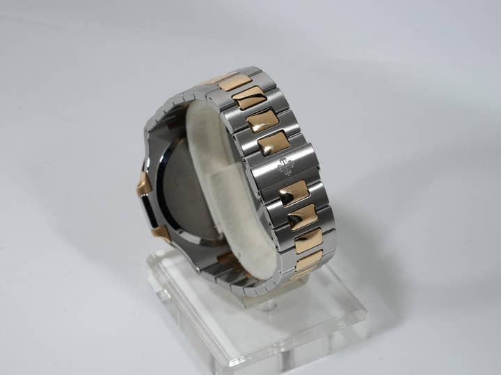 パテックフィリップ ノーチラス Ref.3700/11JA ステンレススチール/イエローゴールド ブルー文字盤 中古 4cbnc2cc