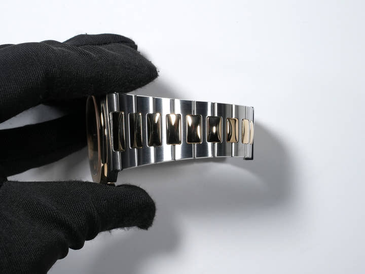 パテックフィリップ ノーチラス Ref.3700/11JA ステンレススチール/イエローゴールド ブルー文字盤 中古 4cbnc2cc