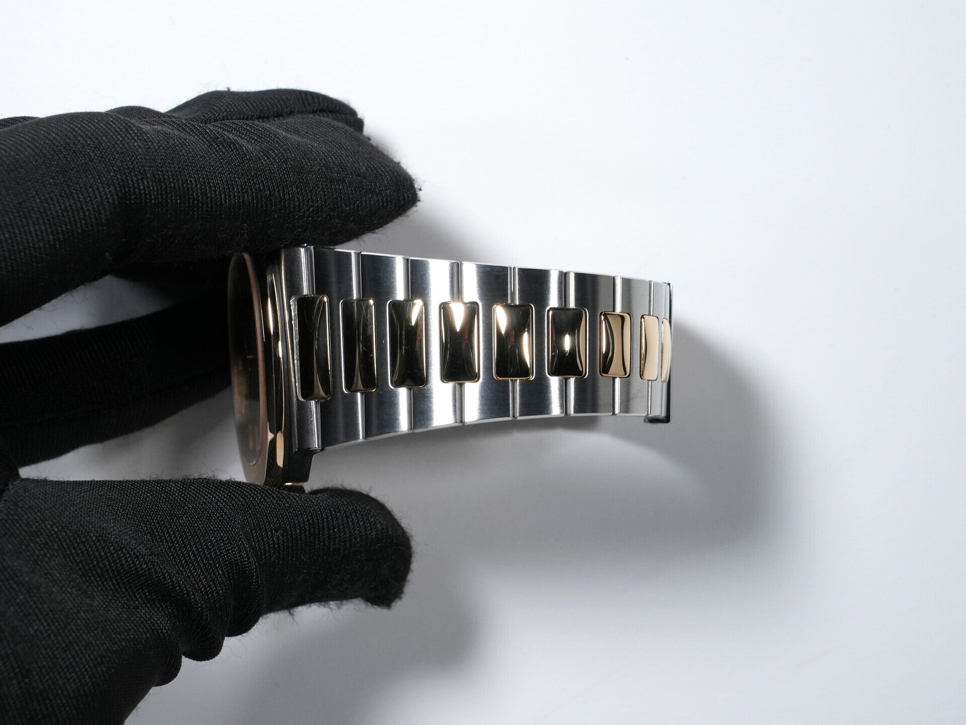 パテックフィリップ ノーチラス Ref.3700/11JA ステンレススチール/イエローゴールド ブルー文字盤 中古 4cbnc2cc