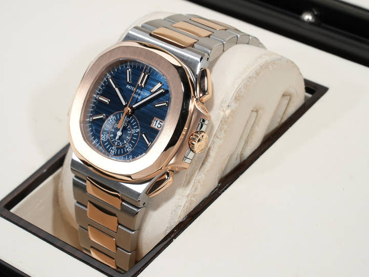 パテックフィリップ ノーチラス クロノグラフ Ref.5980/1AR-001 ステンレススチール/ローズゴールド ブルー文字盤 中古 hazxvdjg