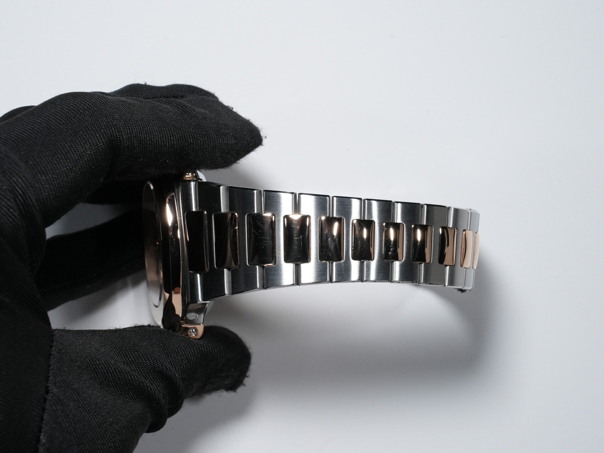 パテックフィリップ ノーチラス クロノグラフ Ref.5980/1AR-001 ステンレススチール/ローズゴールド ブルー文字盤 中古 hazxvdjg