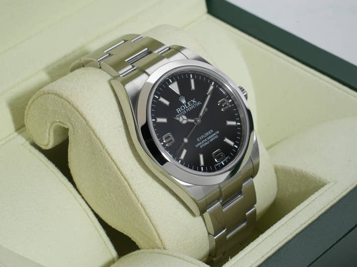 ロレックス エクスプローラーI 鏡面ブラックアウト Ref.214270 ステンレススチール ブラック文字盤 オイスターブレスレット 美品 gscpn3jc