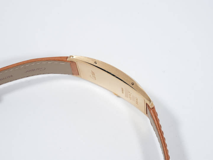 カルティエ タンク サントレ Ref.WGTA0057 イエローゴールド ベージュ文字盤 中古 5t8x23po