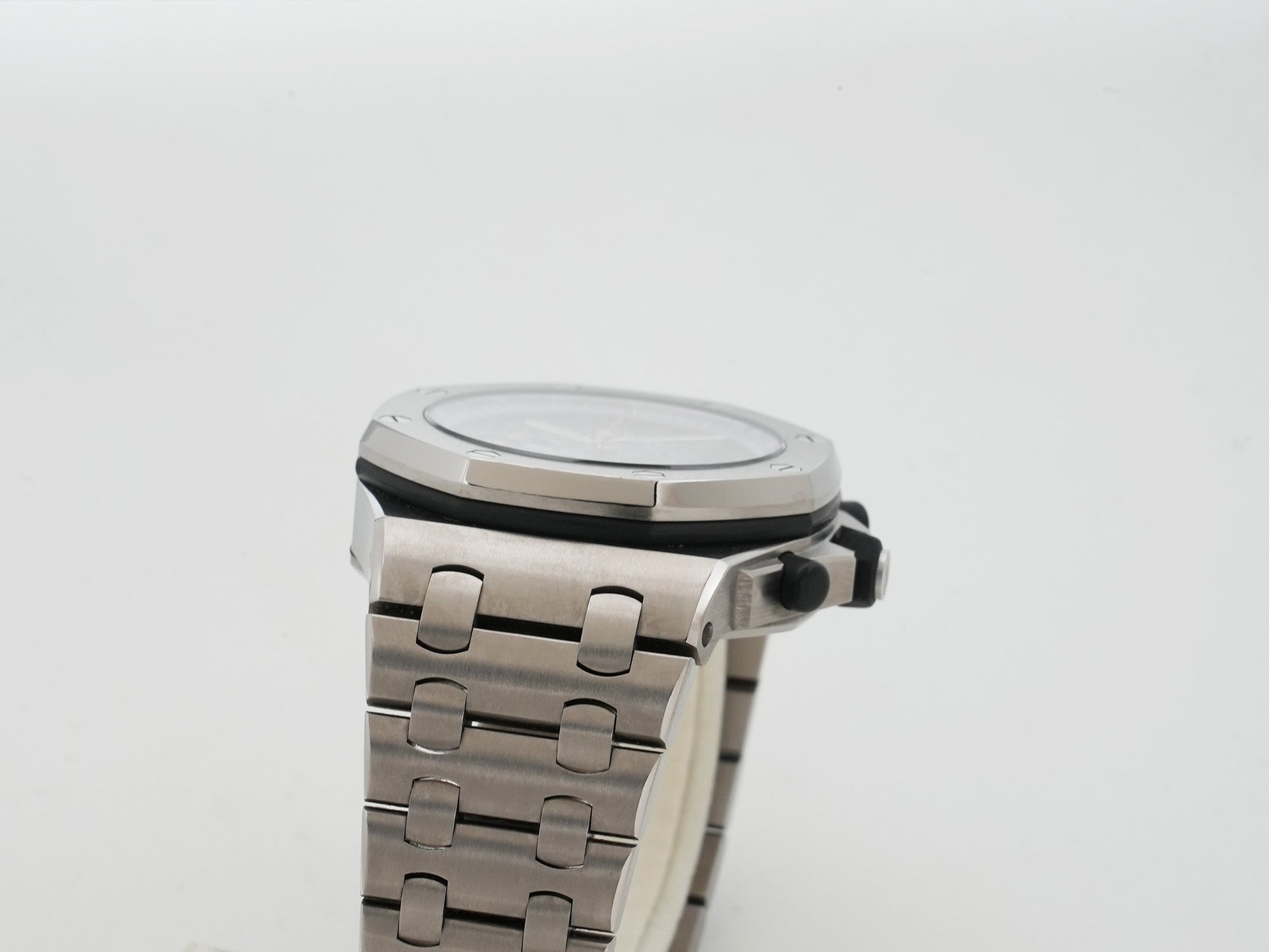 オーデマピゲ ロイヤルオーク オフショア クロノグラフ Ref.26170TI.OO.1000TI.01 チタン グレー×ブラック文字盤 美中古 ss5hnrt4