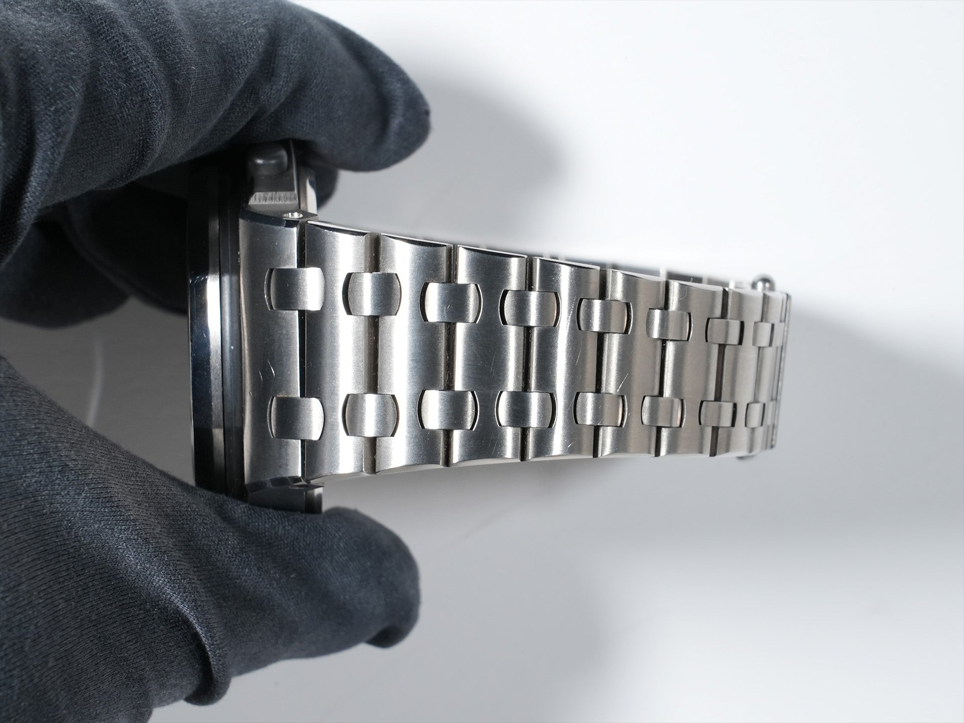 オーデマピゲ ロイヤルオーク オフショア クロノグラフ Ref.26170TI.OO.1000TI.01 チタン グレー×ブラック文字盤 美中古 ss5hnrt4