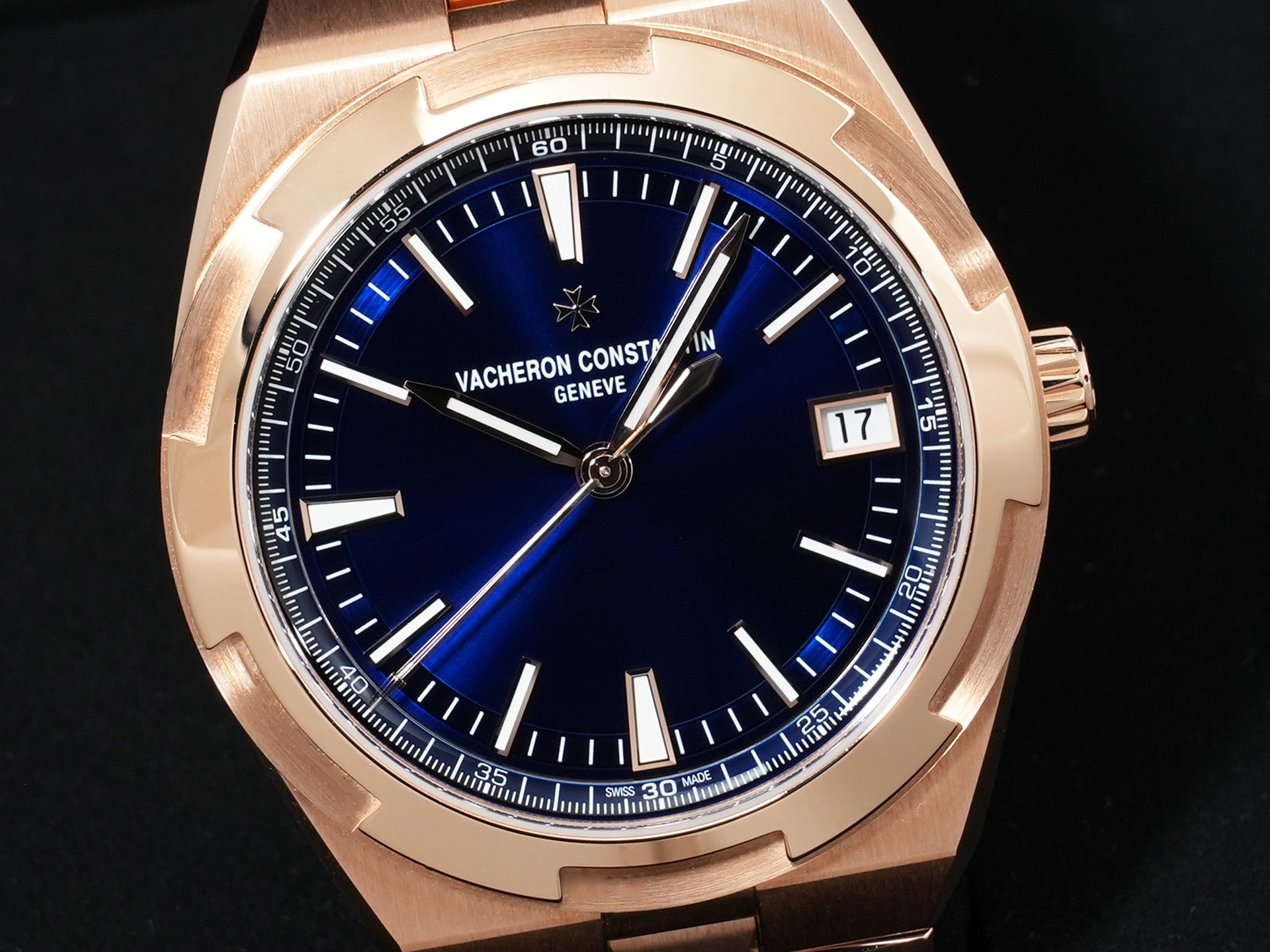 Vacheron Constantin Overseas Automatic Ref. 4520V/210R-B705 Pink Gold Blue Dial Unused ev3q7k2i