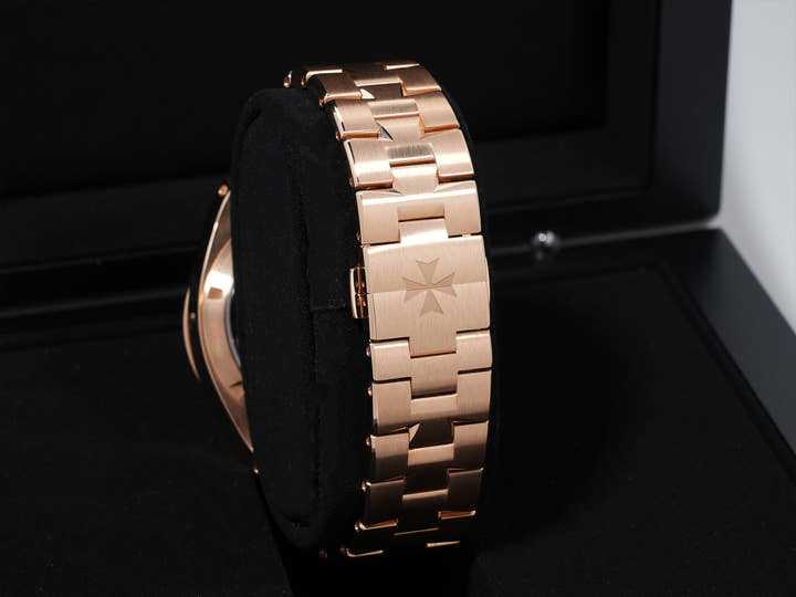 Vacheron Constantin Overseas Automatic Ref. 4520V/210R-B705 Pink Gold Blue Dial Unused ev3q7k2i