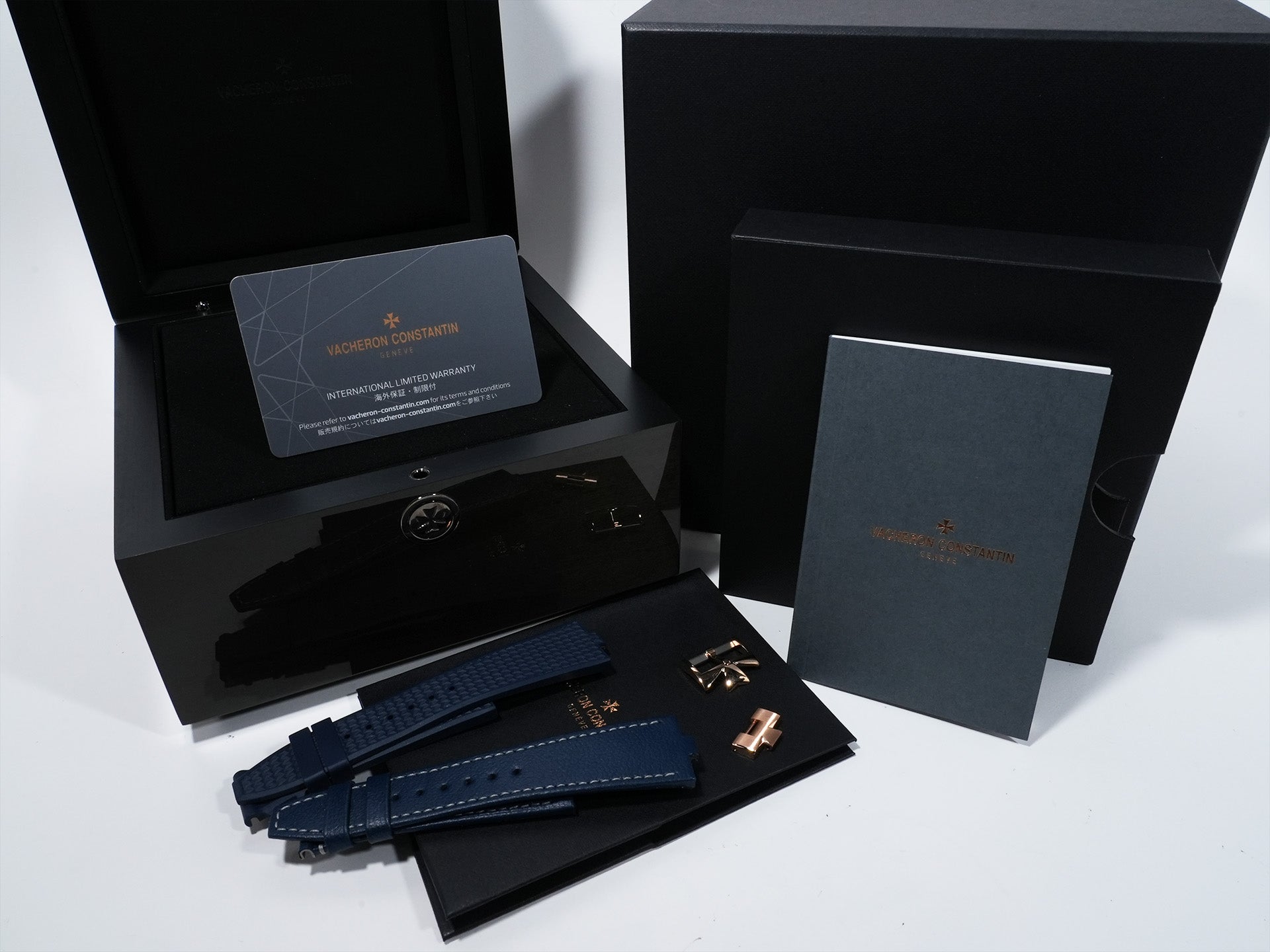 Vacheron Constantin Overseas Automatic Ref. 4520V/210R-B705 Pink Gold Blue Dial Unused ev3q7k2i