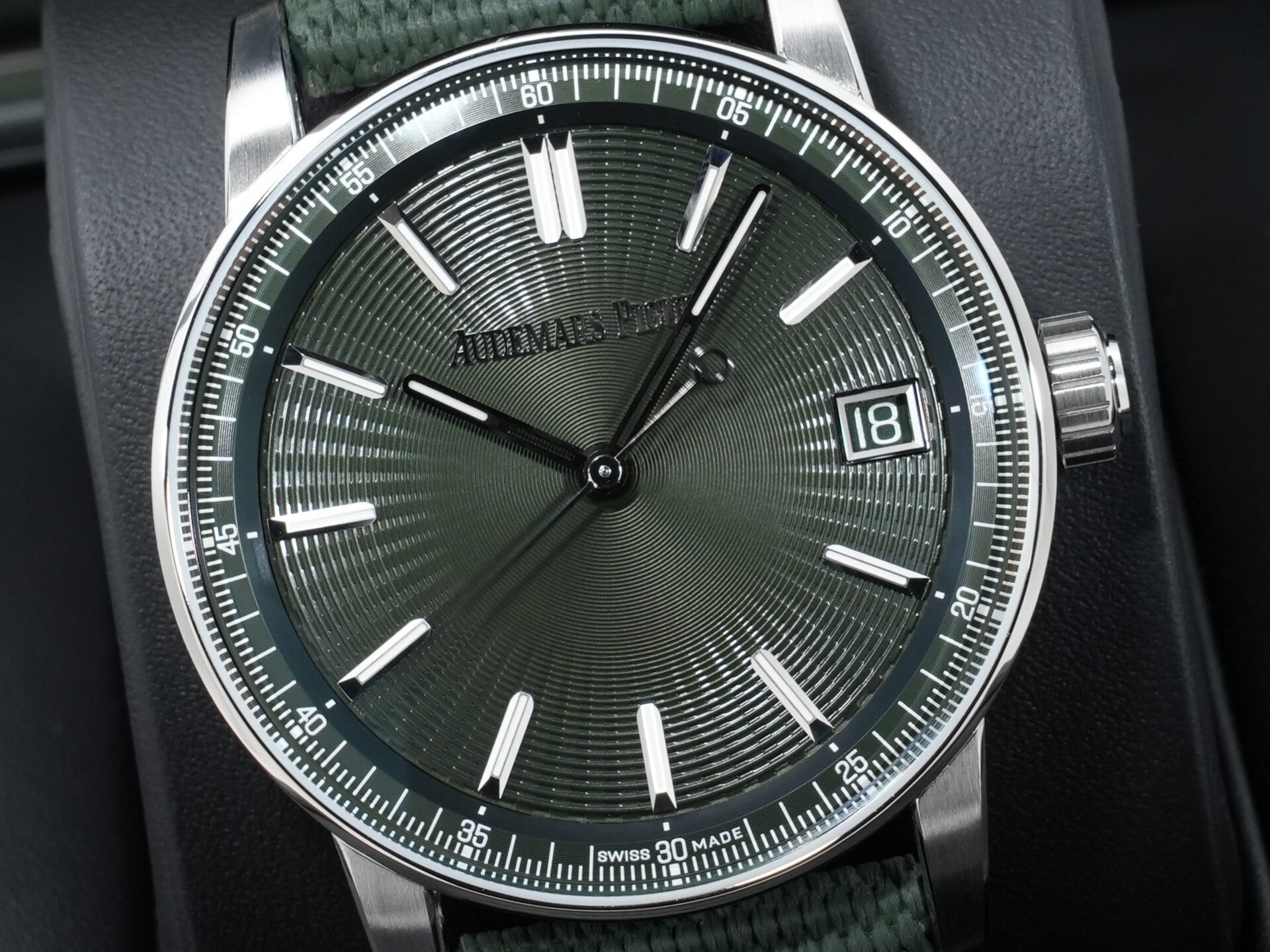 オーデマピゲ CODE 11.59 バイ オーデマ ピゲ Ref.15210ST.OO.A056KB.01 ステンレススチール グリーン文字盤 未使用 8mwmmw94