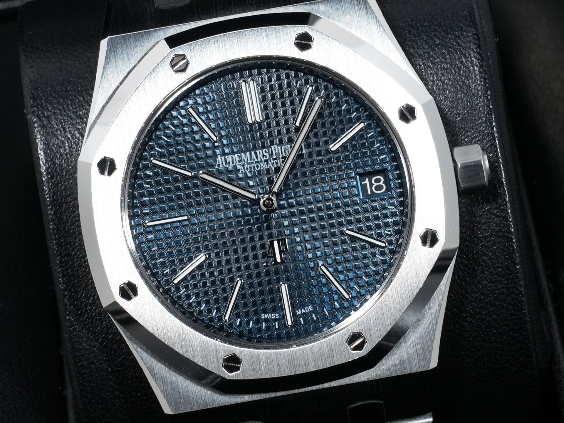 オーデマピゲ ロイヤルオーク ジャンボ エクストラ シン Ref.15202ST.OO.1240ST.01 ステンレススチール ブルー文字盤 美中古 fidmr7zx