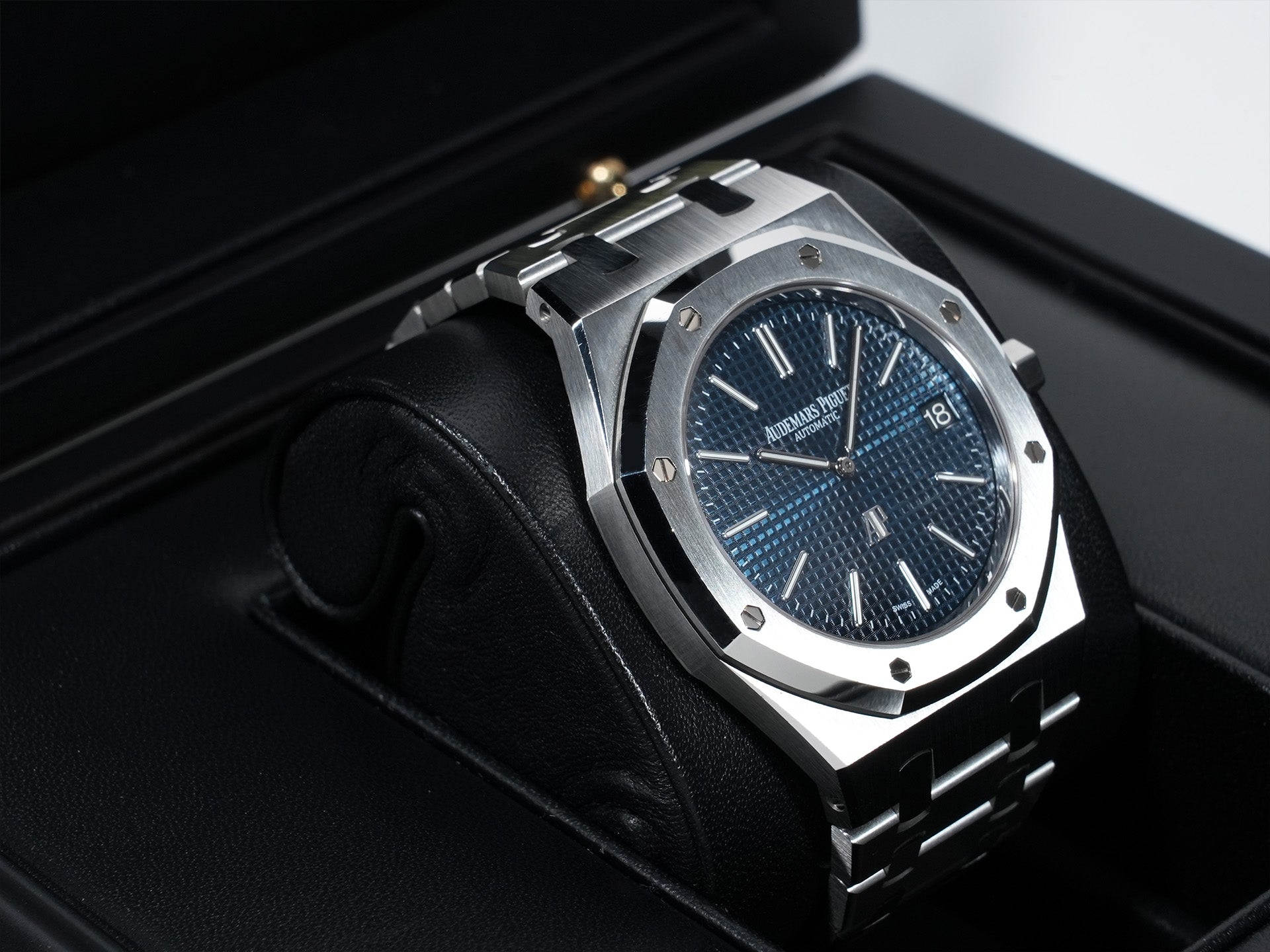 オーデマピゲ ロイヤルオーク ジャンボ エクストラ シン Ref.15202ST.OO.1240ST.01 ステンレススチール ブルー文字盤 美中古 fidmr7zx