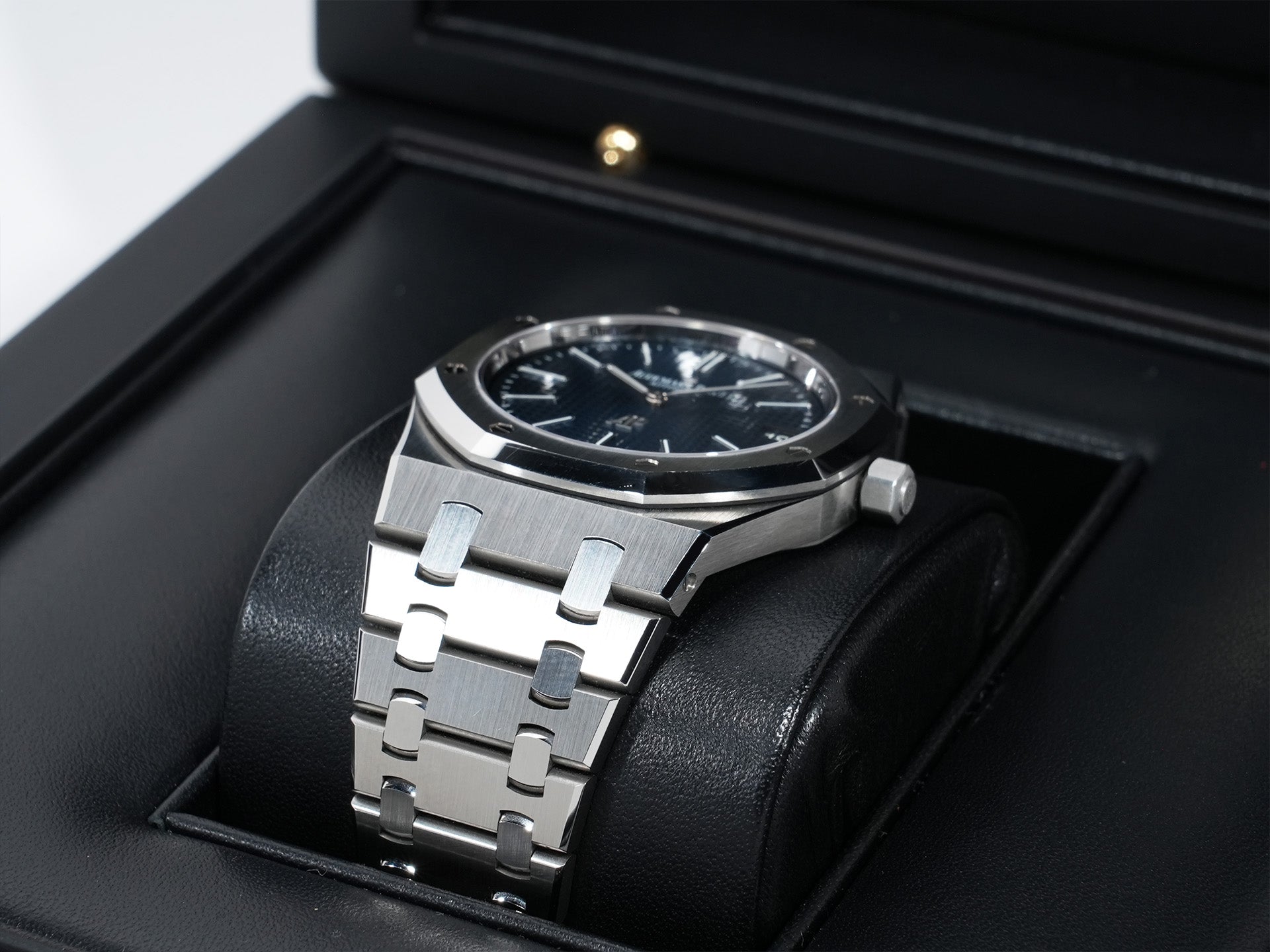 オーデマピゲ ロイヤルオーク ジャンボ エクストラ シン Ref.15202ST.OO.1240ST.01 ステンレススチール ブルー文字盤 美中古 fidmr7zx