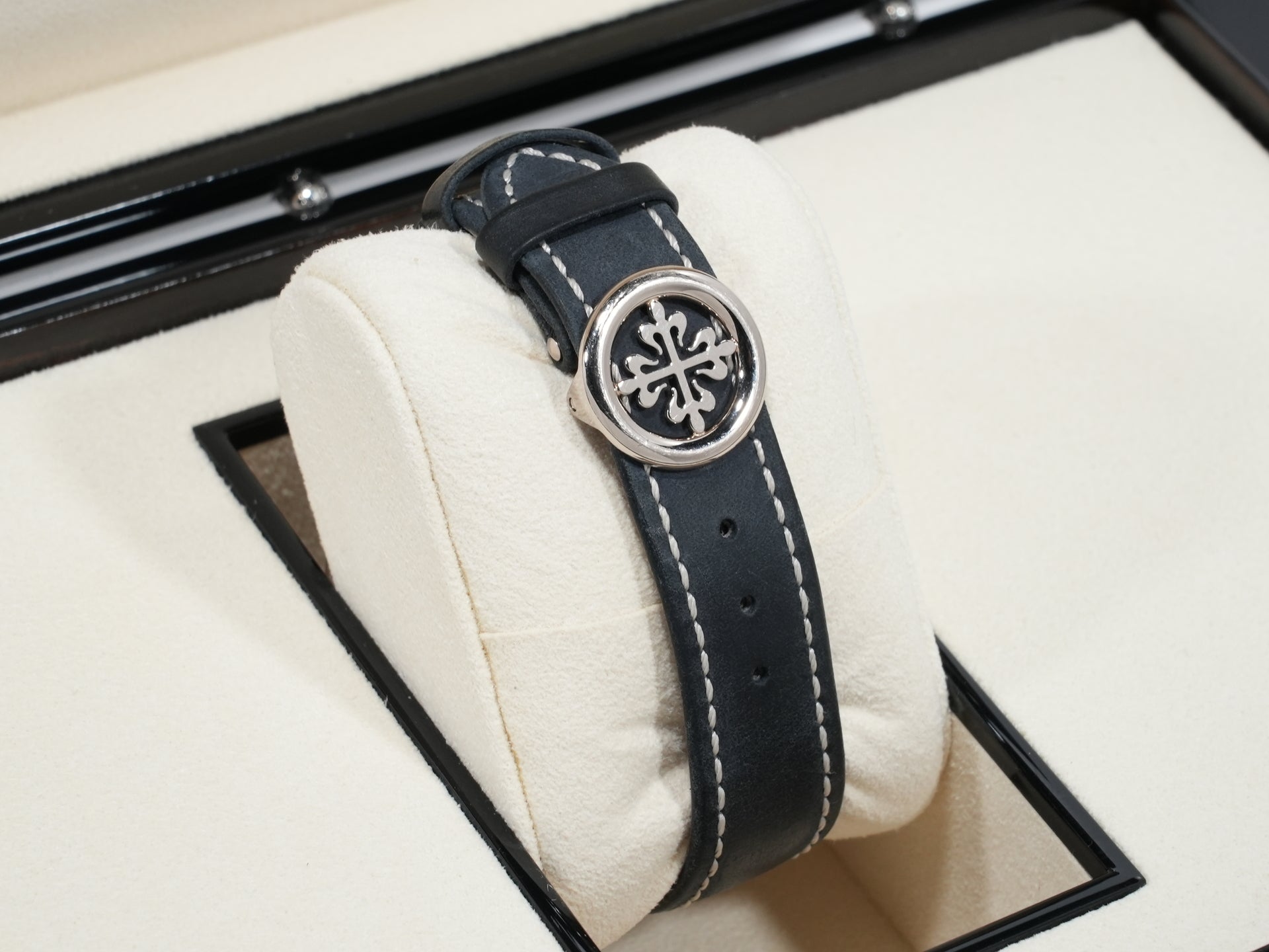 パテックフィリップ コンプリケーション クロノグラフ Ref.5172G-001 ホワイトゴールド ブルー文字盤 中古 hm7icibw