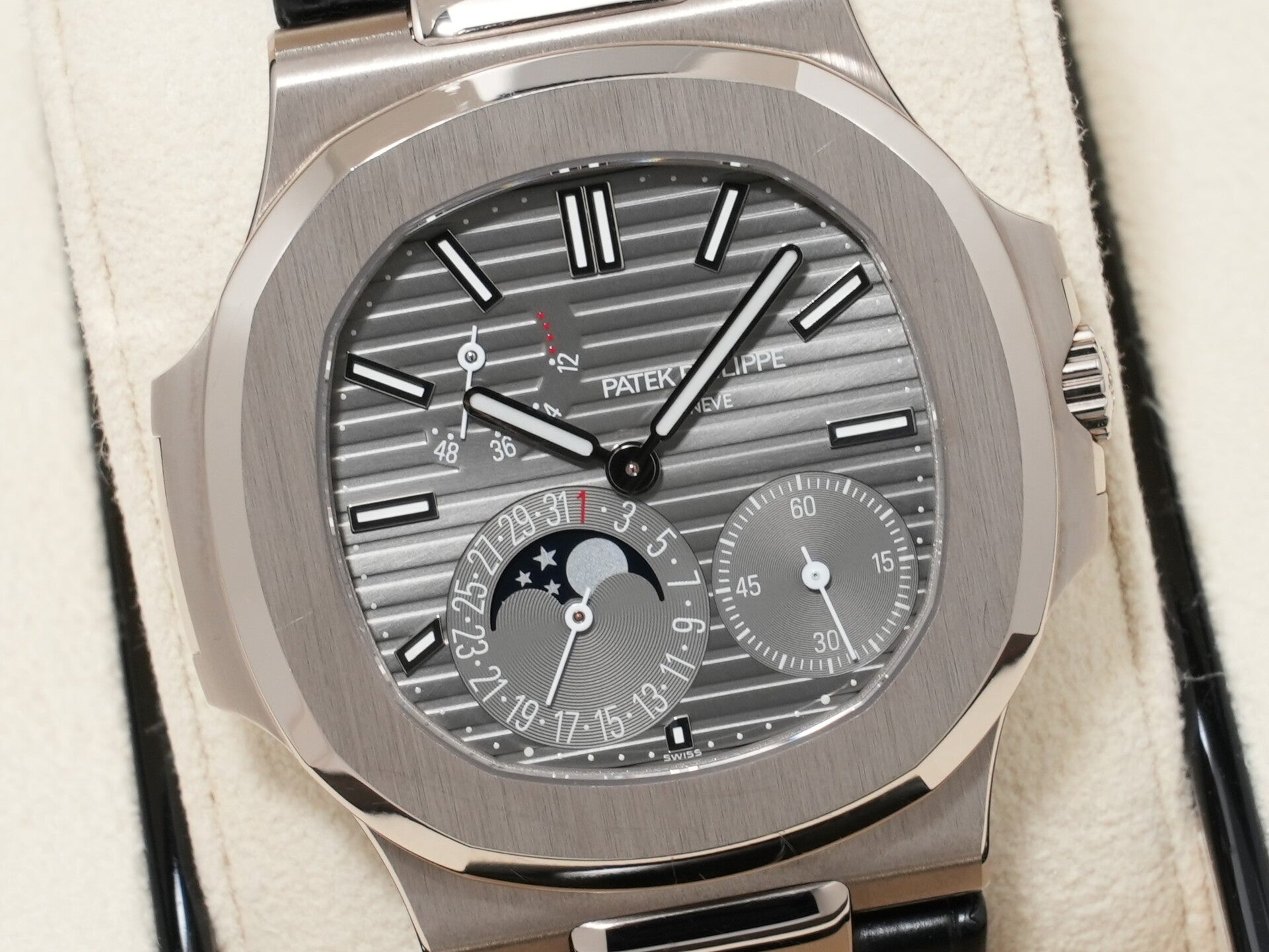 パテックフィリップ ノーチラス プチコンプリケーション Ref.5712G-001 ホワイトゴールド スレート文字盤 中古 nb9rnn7h