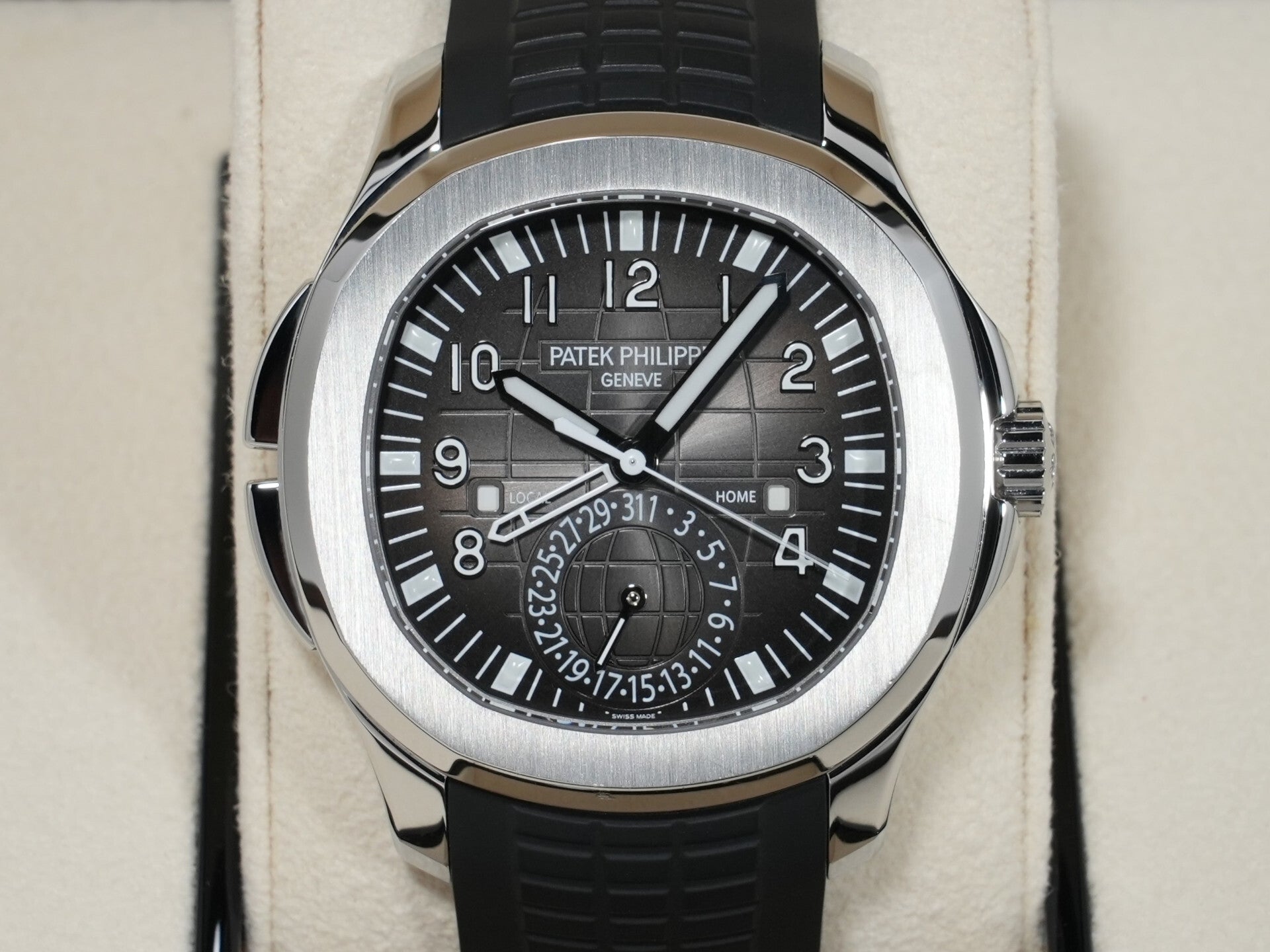 パテックフィリップ アクアノート トラベルタイム Ref.5164A-001 ステンレススチール ブラック文字盤 中古 gfiuodyr