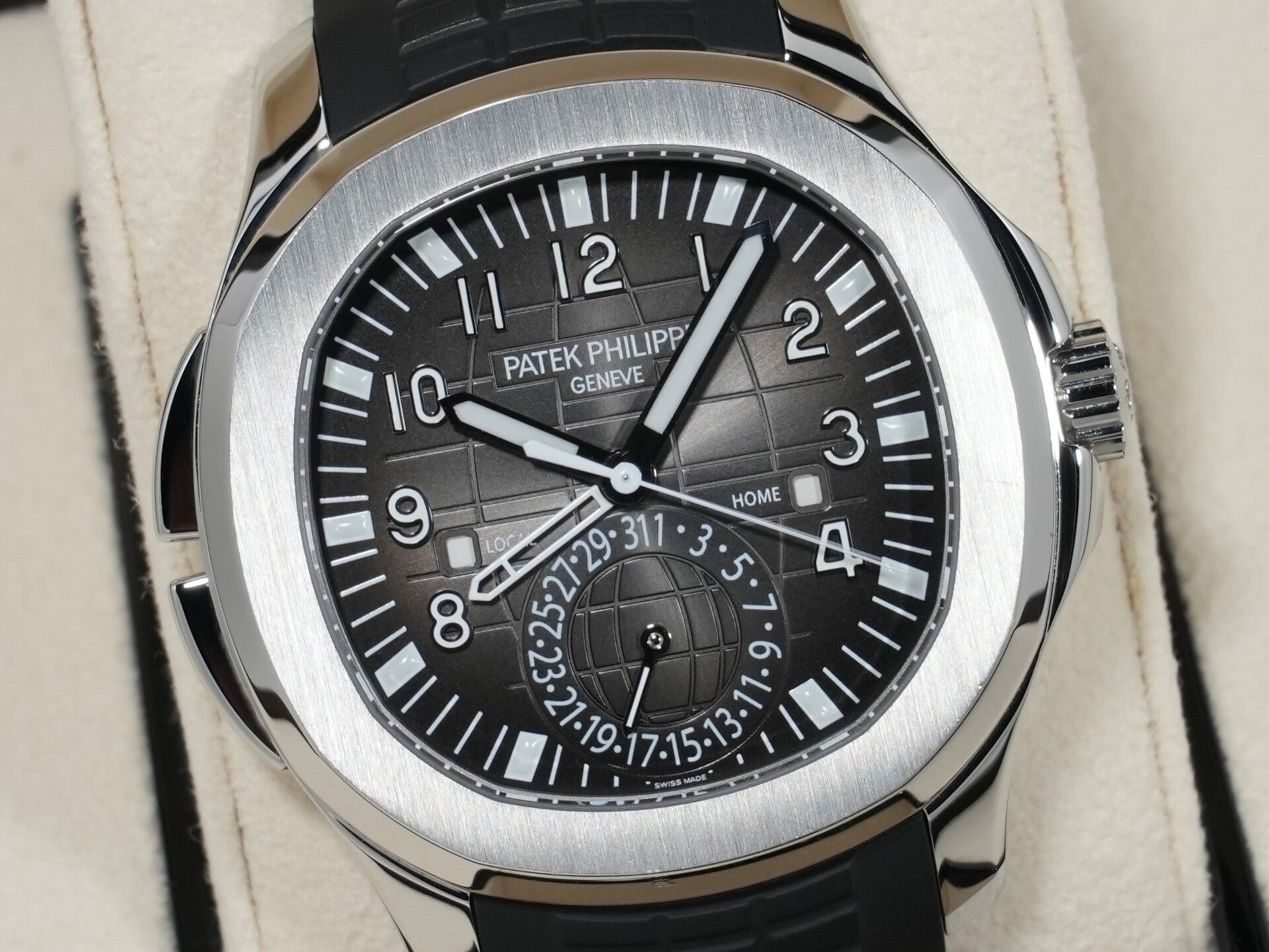 パテックフィリップ アクアノート トラベルタイム Ref.5164A-001 ステンレススチール ブラック文字盤 中古 gfiuodyr