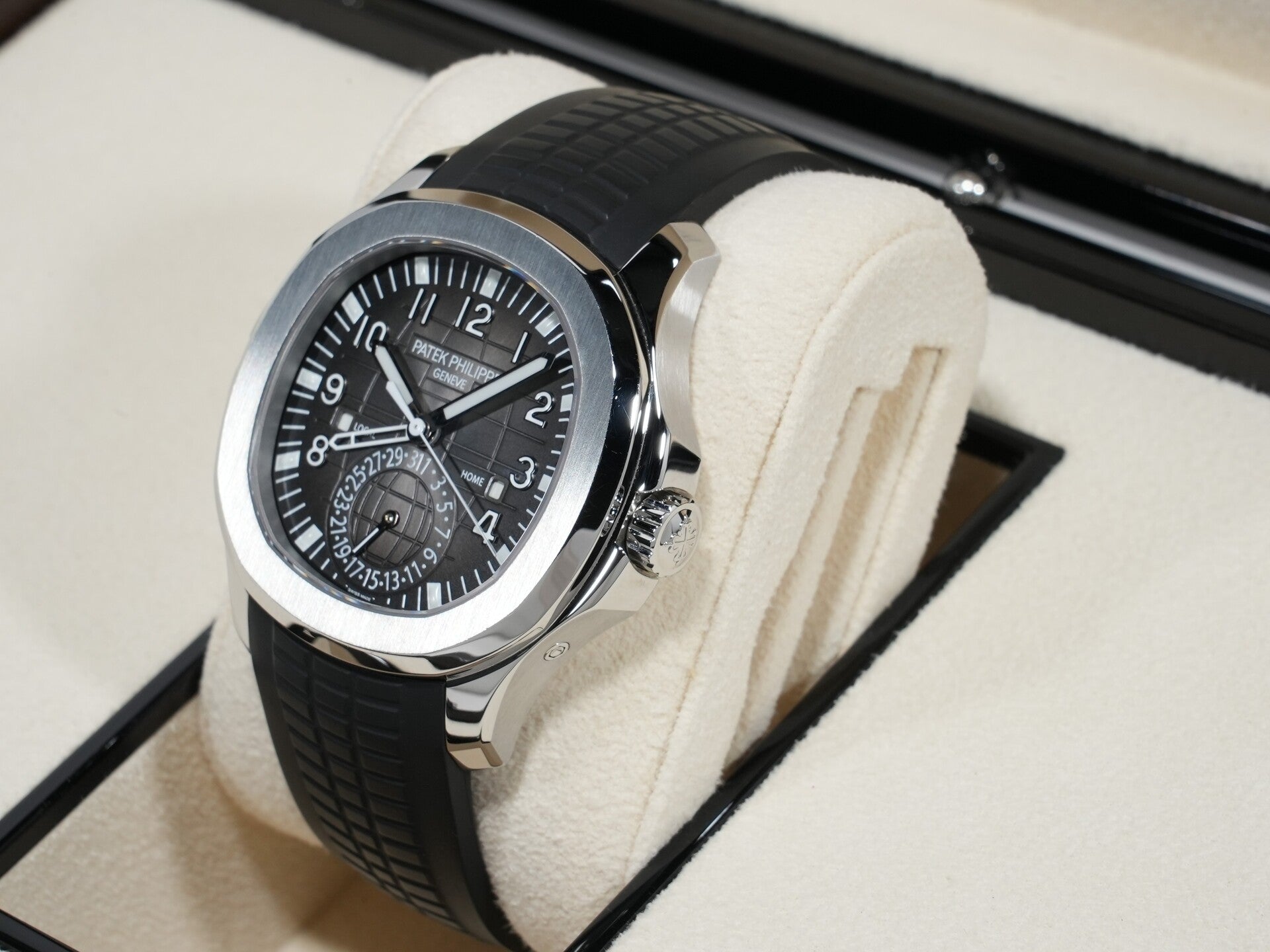 パテックフィリップ アクアノート トラベルタイム Ref.5164A-001 ステンレススチール ブラック文字盤 中古 gfiuodyr