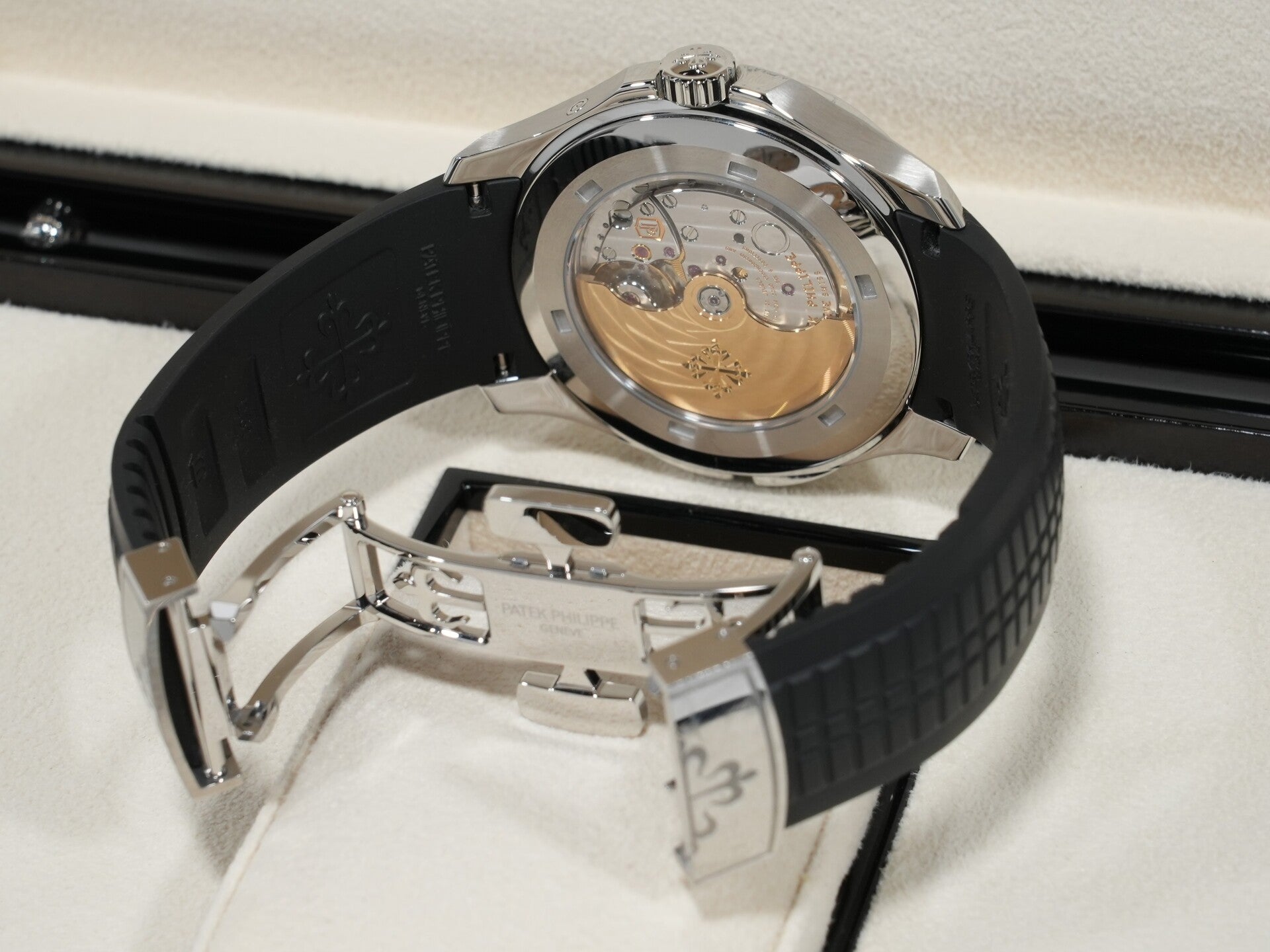 パテックフィリップ アクアノート トラベルタイム Ref.5164A-001 ステンレススチール ブラック文字盤 中古 gfiuodyr