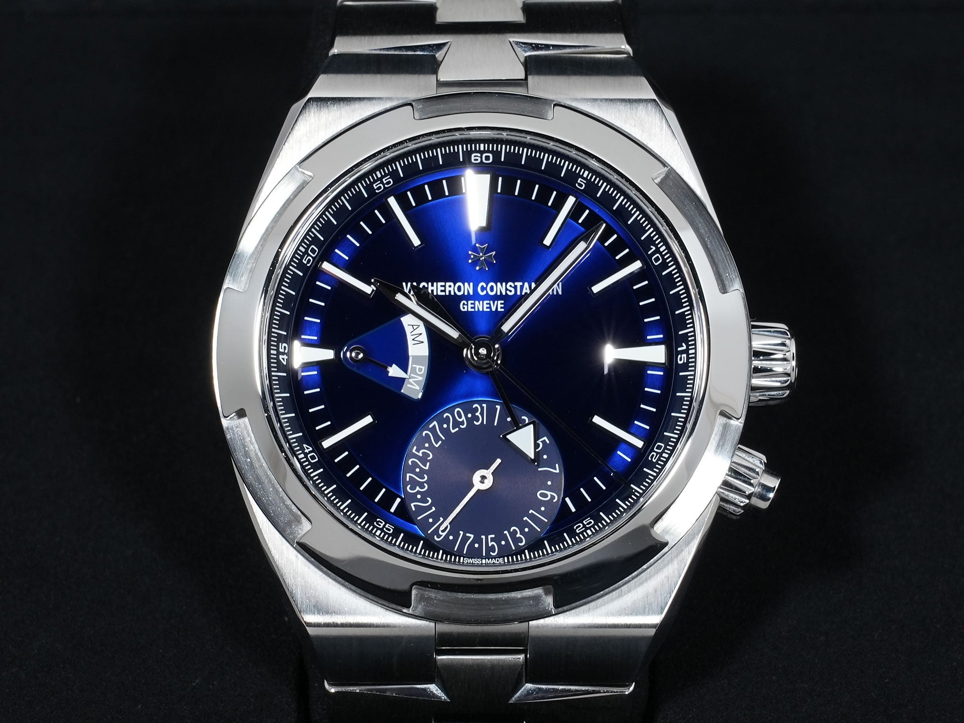 Vacheron Constantin Overseas Dual Time Ref. 7900V/110A-B334 Stainless Steel Blue Dial Pre-owned p6apwm48