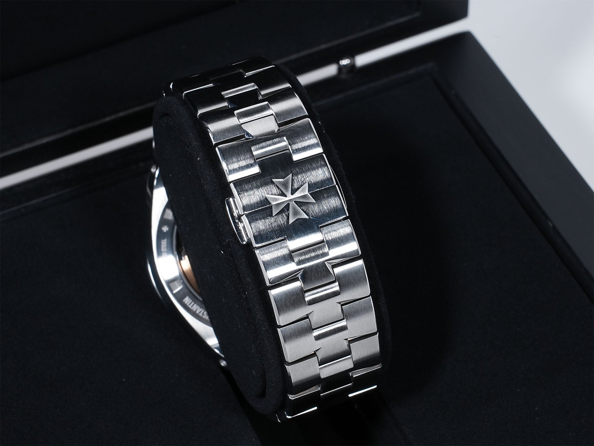 Vacheron Constantin Overseas Dual Time Ref. 7900V/110A-B334 Stainless Steel Blue Dial Pre-owned p6apwm48