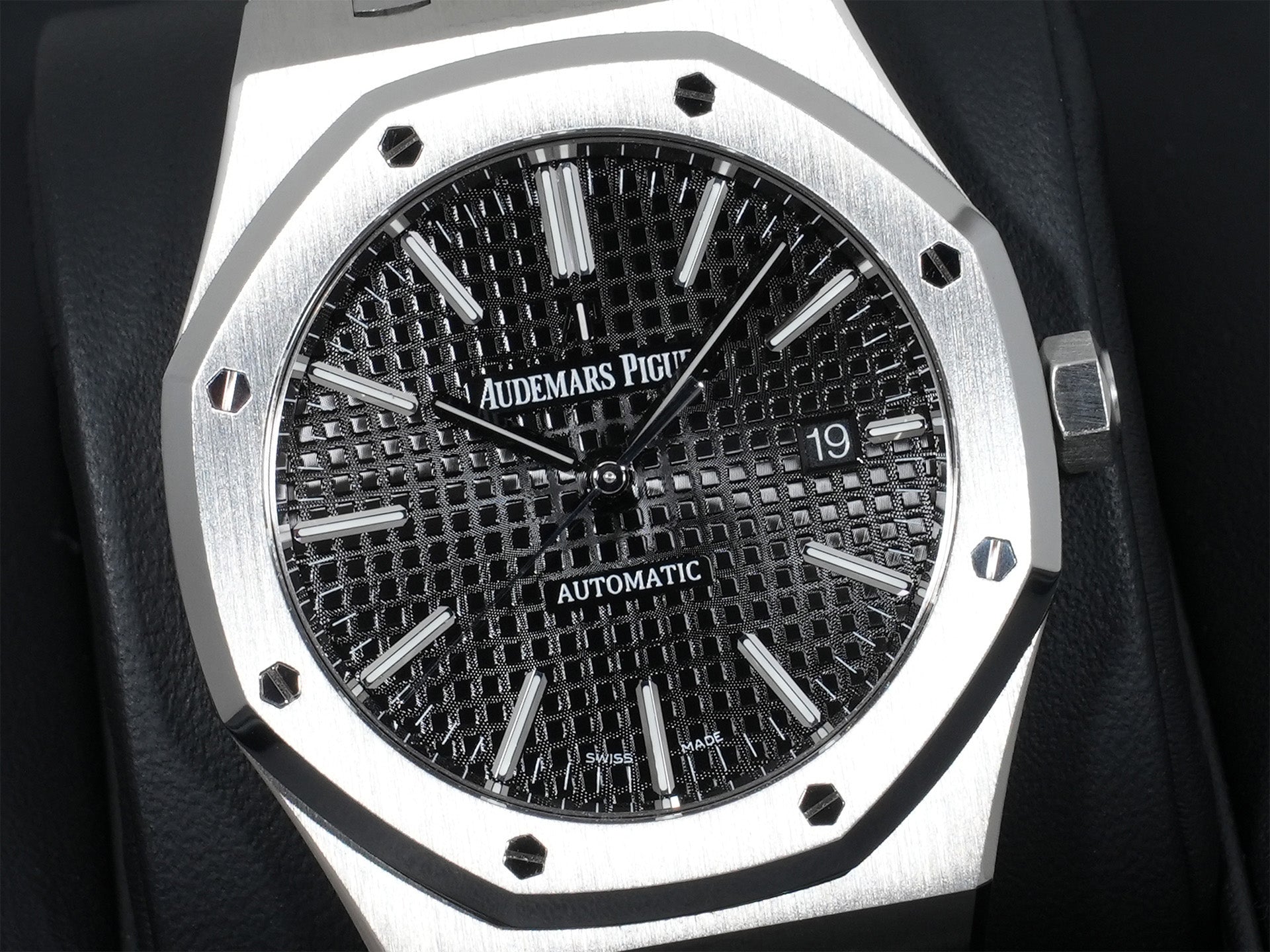 オーデマピゲ ロイヤルオーク Ref.15400ST.OO.1220ST.01 ステンレススチール ブラック文字盤 美品 nqzg2wnk