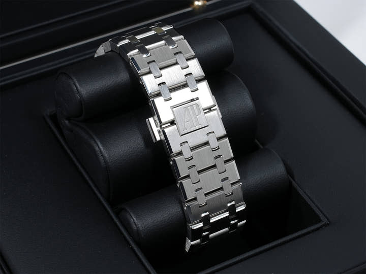 オーデマピゲ ロイヤルオーク Ref.15400ST.OO.1220ST.01 ステンレススチール ブラック文字盤 美品 nqzg2wnk