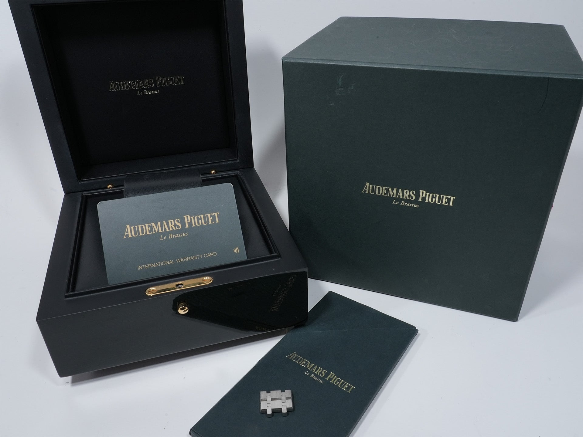 オーデマピゲ ロイヤルオーク Ref.15400ST.OO.1220ST.01 ステンレススチール ブラック文字盤 美品 nqzg2wnk